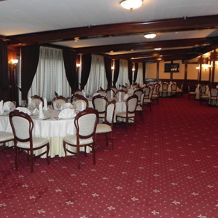 Hestia Hotel Кэлэраши Экстерьер фото