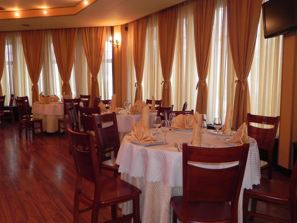 Hestia Hotel Кэлэраши Экстерьер фото