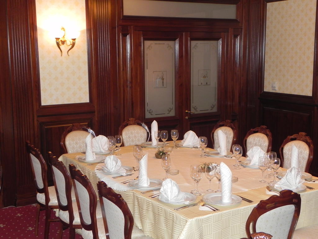 Hestia Hotel Кэлэраши Экстерьер фото
