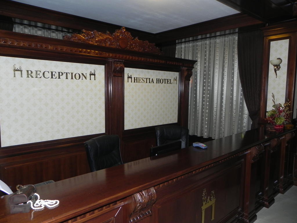 Hestia Hotel Кэлэраши Экстерьер фото