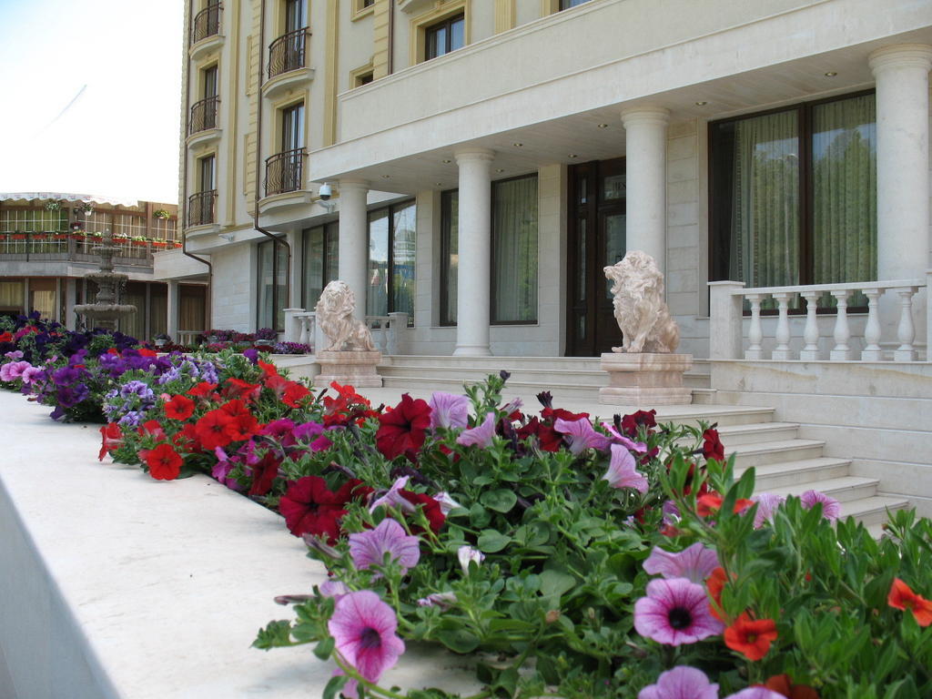 Hestia Hotel Кэлэраши Экстерьер фото